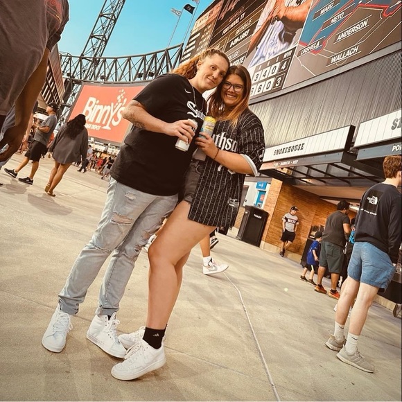 JESS is going LIVE 🐐👀⚡️ - Picture 10 of 17